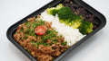 Carne moída, arroz, feijão e brócolis