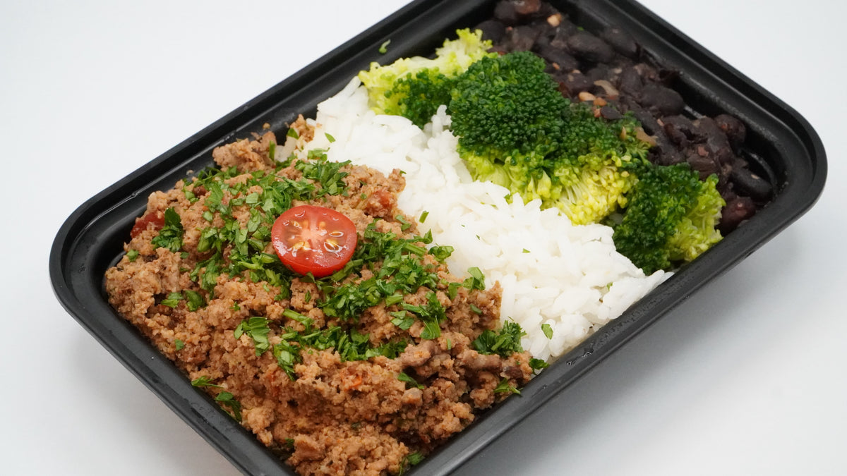 Carne moída, arroz, feijão e brócolis